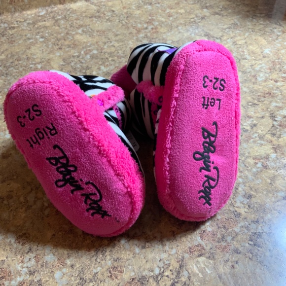Blazin’ Roxy Toddler slippers boots shoes size 2 - Picture 5 of 7